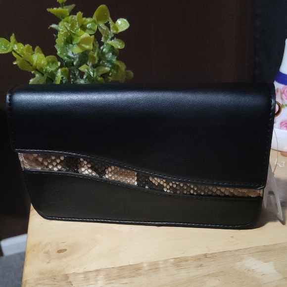 Wallet - Picture 1 of 8